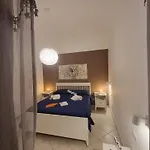 Downtown House By World *