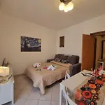 Apartamento Downtown House By World