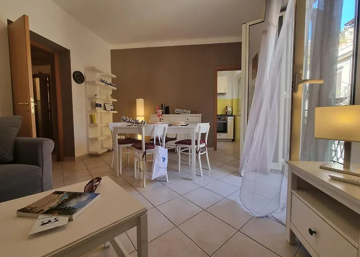 Downtown House By World * Палермо